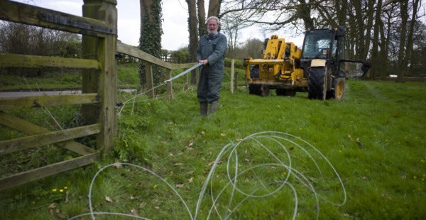 putting up electric fence